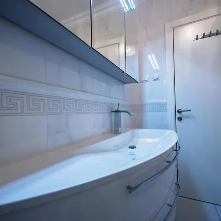 Vivaldi Deluxe - Three Bedroom With Jacuzzi And Sea View * Dubrovnik