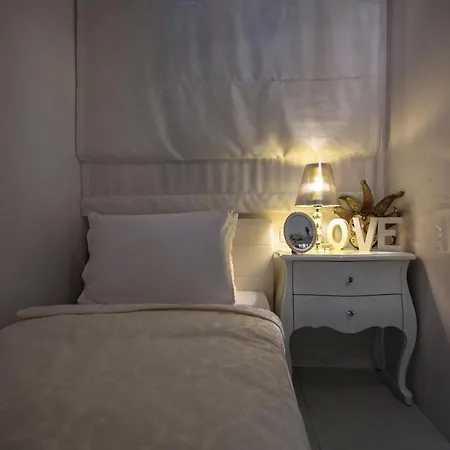דירה Vivaldi Deluxe - Three Bedroom With Jacuzzi And Sea View *