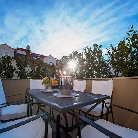 Vivaldi Deluxe - Three Bedroom With Jacuzzi And Sea View Διαμέρισμα